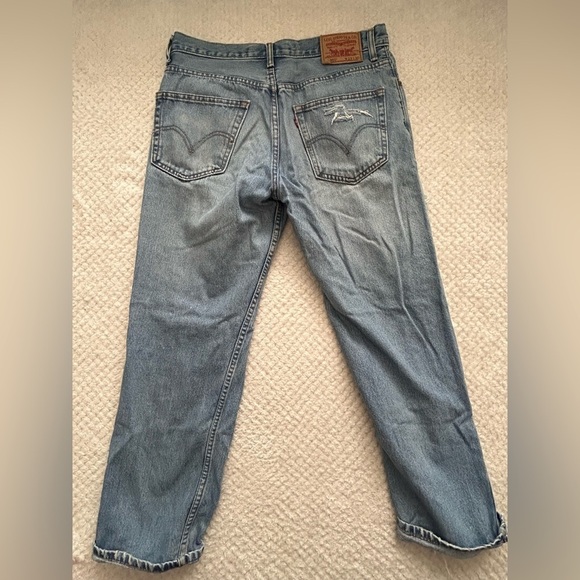 Levi Distressed Jeans​ - Picture 2 of 2